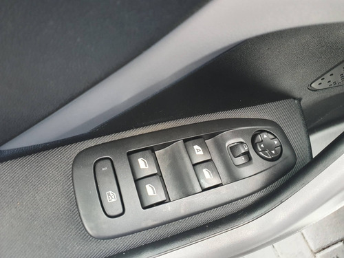 Peugeot 208 1.2 Allure 12v Flex 4p Manual