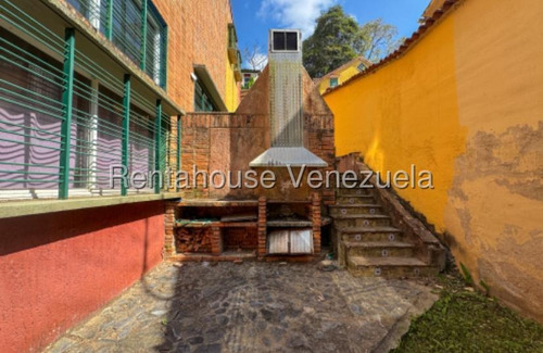 Casa Colonial Que Combina Confort Y Estilo En Venta Ubicada En El Hatillo 25-17968