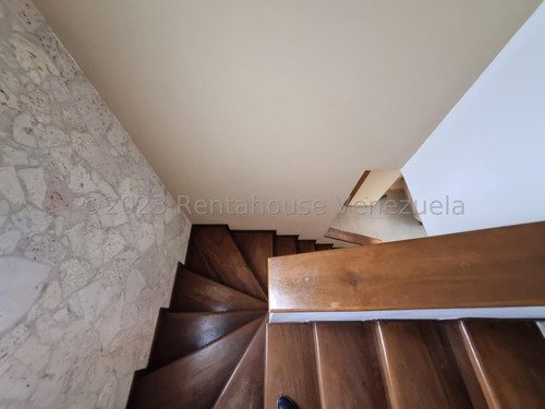Raiza Suárez Vende Linda Casa Con Cocina Equipada En Privilegiado Conjunto Residencial Al Este De Barquisimeto 2 5 8 7 0 8 Con Canchas Deportivas, Piscina, Restaurante Y Spa.