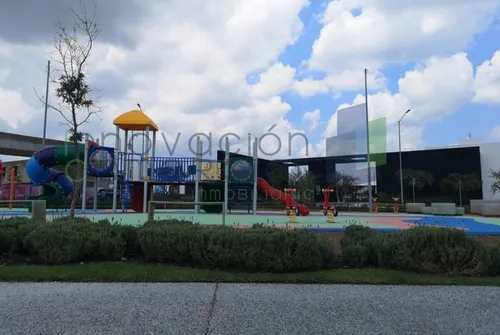 Casa En Renta En Altos Juriquilla, En Excelentes Condiciones Con Amenidades.