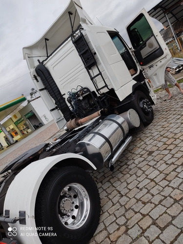 Imagem 10 de 15 de Volvo Fh400