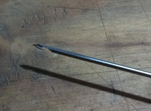 Imagen 3 de 5 de Aguja Para Coser Cuero A Máquina O Mango Talabartería Marroq