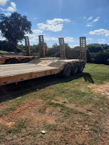 Imagem 2 de 3 de Carreta
