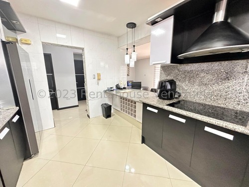 Apartamento En Venta En La Avenida Lara, Barquisimeto Este 25-7788 App
