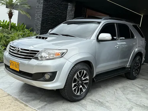 Toyota Fortuner 3.0 Sr5