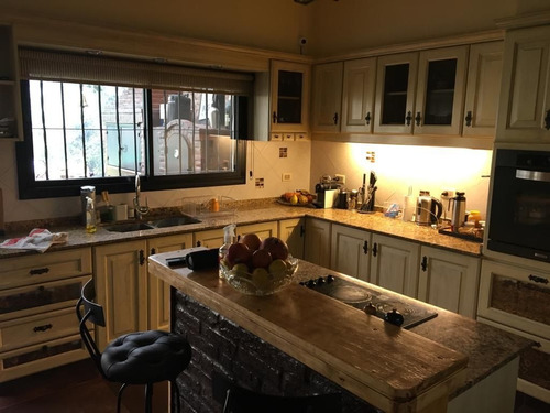 Imagen 3 de 12 de Casa En Venta En Caseros