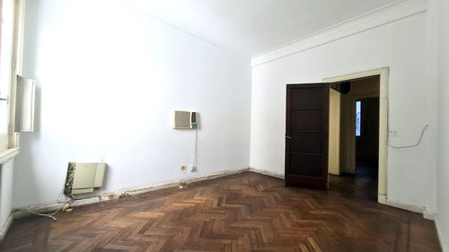 Imagen 16 de 30 de Venta Departamento 4 Ambientes Recoleta A Reciclar. Una Tremenda Oportunidad A Un Precio Único Para Una Familia Emprendedora O Inversor. No Dudes En Consultarme.