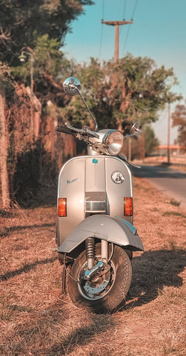 Imagen 2 de 10 de Piaggio Vespa Px150