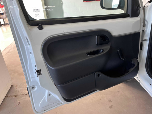 Imagen 23 de 25 de Renault Kangoo 2014 1.6 Furgon Ph3 Confort 1plc