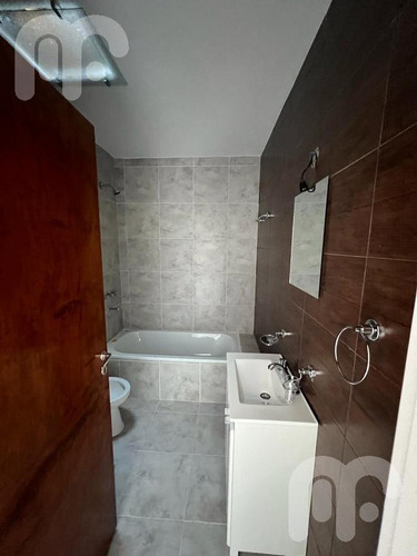 Imagen 4 de 11 de Departamento - La Plata