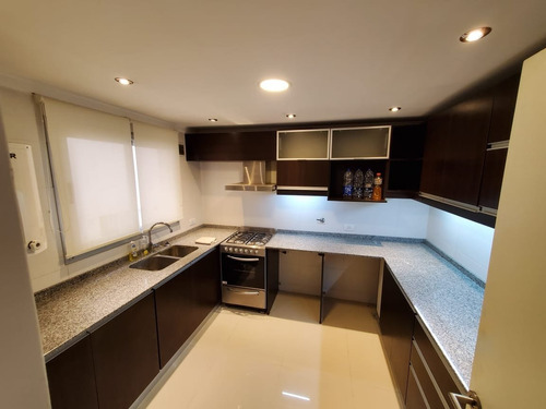 Departamento De 3 Amb Con Cochera En Venta / Zona Chauvin
