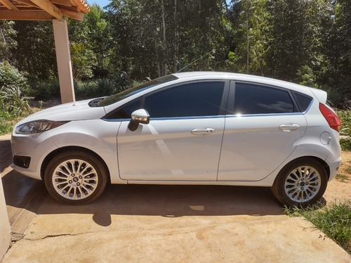 Imagem 2 de 6 de Ford Fiesta 2017 1.0 Titanium Ecoboost Powershift 5p