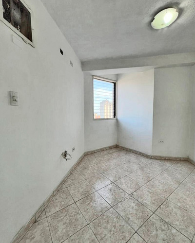 Venta Apartamento 90 Mts. Urb. Los Caobos Maracay Aragua