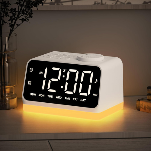 Reloj Despertador Digital Con Radio Fm Y Luz Nocturna De 8 C