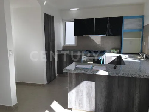 Casa En Venta En Privada Marsella Rancho Santa Mónica