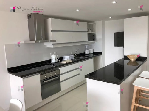 Venta De Apartamento De 2 Dormitorios En Torre Esmeralda Punta Del Este