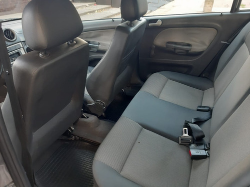 Volkswagen Gol Sedan 1.6