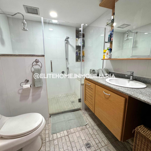 Apartamento En Venta En Los Naranjos, Residencia La Floresta