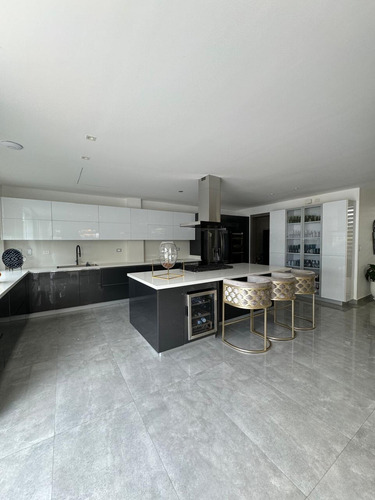 Venta Espectacular Y Lujosa Casa En Rozo