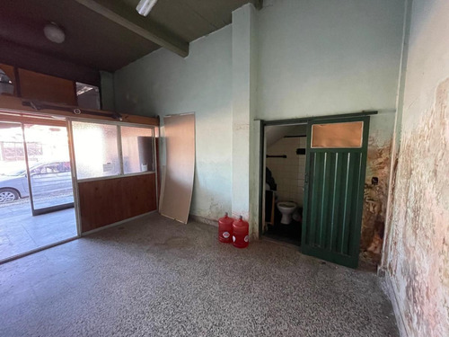 Imagen 5 de 6 de Venta Local Sobre De La Vega - Moreno Sur