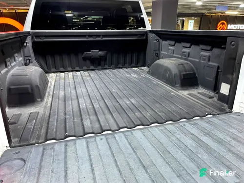 Chevrolet Silverado 4.3 V6 1500 WT Doble Cabina 4x2 At