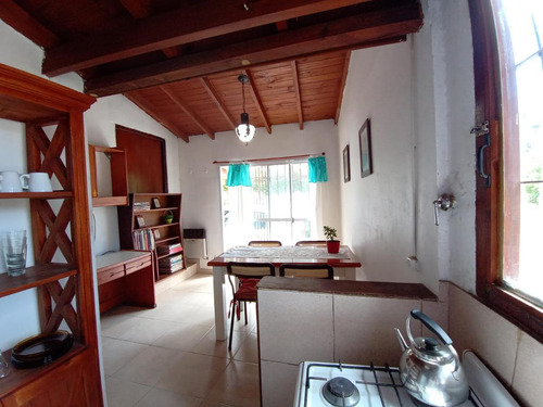 Casa En Venta - 4 Dormitorios 2 Baños - Cochera - 182mts2 - Villa Gesell