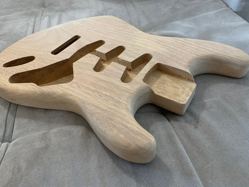 Imagem 4 de 5 de Corpo Guitarra Modelo Strato Em Cerejeira