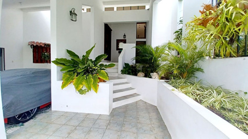 Se Vende Casa Grande Con Espectacular Patio Y Piscina En Arroyo Manzano