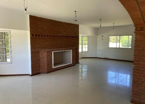 Imagen 2 de 28 de Casa - Los Alcanfores
