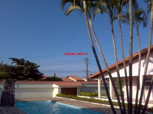 Imagem 4 de 14 de Ótima Casa Em 2 Lotes Com 5 Dormitórios Sendo 4 Suítes, Sala De Estar, Cozinha, Despensa, Wc Social, Área De Lazer Com Churrasqueira E Piscina Com Cascata. Quintal Espaçoso Com Jar - Ca00552 - 2575113