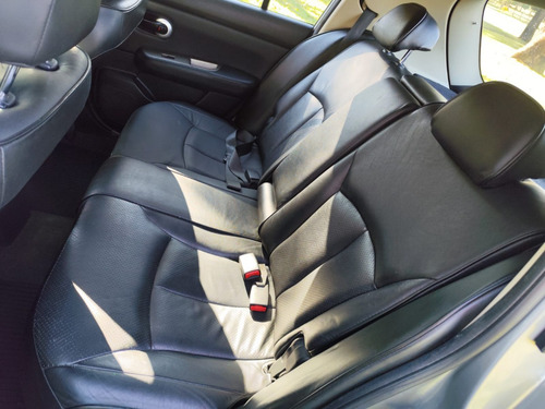 Nissan Tiida Hatch 1.8 16V 4P SL FLEX AUTOMÁTICO