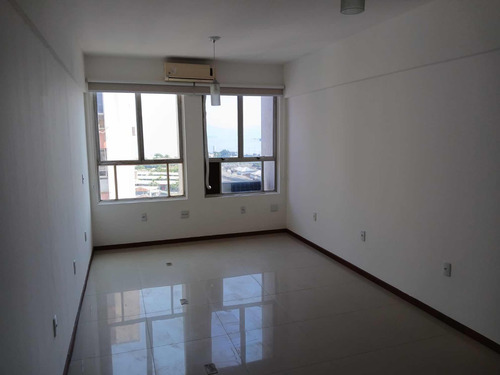 Vendo Sala Comercial No Centro De Florianópolis