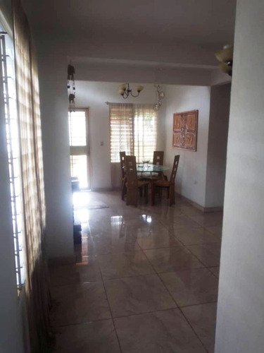 Venta Casa Urb. La Esperanza, Tocuyito