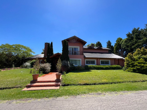 Chalet De Categoría En Country Club Los Cardales