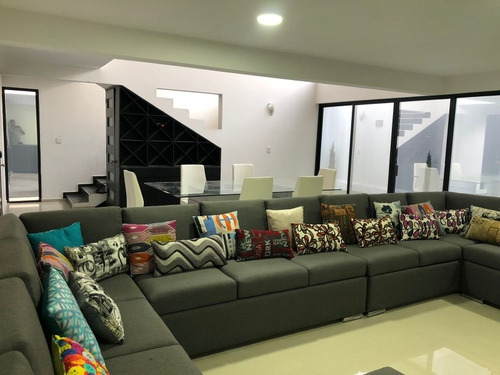 Imagen 7 de 14 de Venta,casa Grande De 6 Recamaras Y 4.5 Baños Con Jardín 40m2