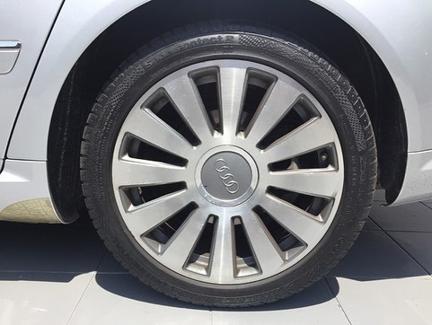 Audi A8 4.2 QUATTRO V8 40V GASOLINA 4P TIPTRONIC