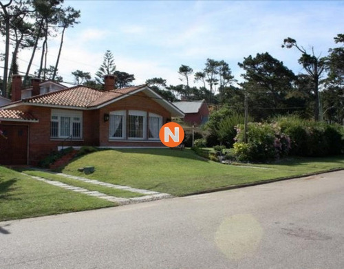 Casa En Venta Y Alquiler, San Rafael, Punta Del Este, 3 Dormitorios.- Ref: 208750