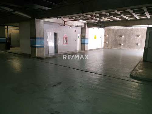 Venta De Oficina En El Edificio Tecnoavila, Boleíta Norte. T5 169m2