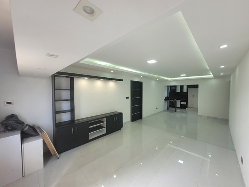 Imagen 4 de 19 de Apartamento En Venta En Urb El Centro Av Bermudez 04121994409
