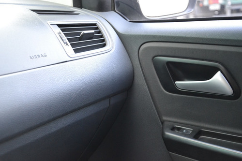 Imagen 9 de 25 de Volkswagen Crossfox 2015 Msi 16v Caja 6 Vel - 1° Dueño -