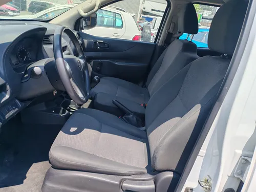 Nissan Np300 Doble Cabina A/a