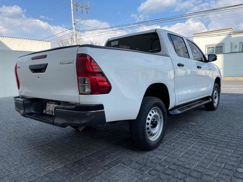 Imagen 6 de 15 de Toyota Hilux 2018 2.7 Cabina Doble Mt