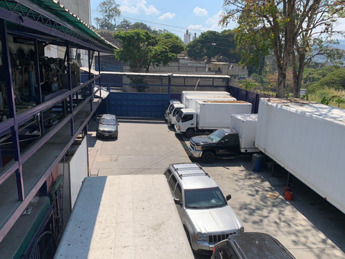 Se Traspasa Amplia Distribuidora De Pollos Activa Muy Comercial En Los Teques Em