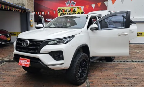 Toyota Fortuner 2.7l Mid