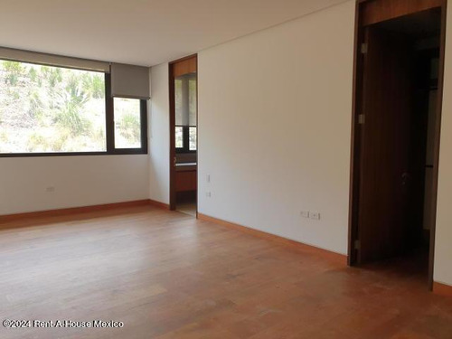 Departamento En Renta En Avenida Country Club, Bosque Real Ru 25-714.