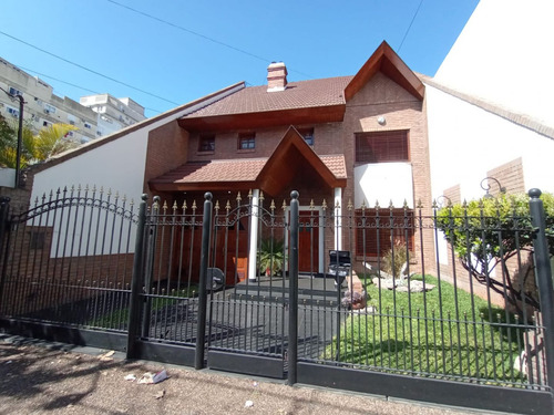 Casa En Venta En Caseros