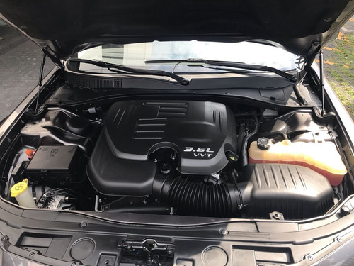 Imagen 10 de 15 de Chrysler 300 2017 V6 Pentastar At