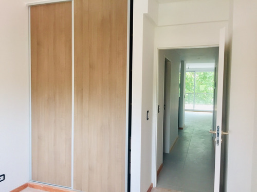 Departamento De 2 Amb Con Excelente Ubicacion En Villa Luro