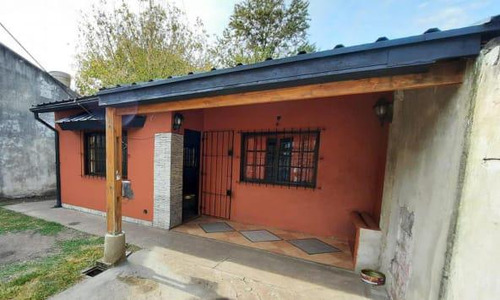 Casa- Chalet En Venta  En Ituzaingó Norte- 3 Ambientes- Gran Parque  -