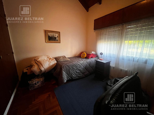 Venta - Casa De 3 Dormitorios Con Cochera Y Pileta - Guayaquil 1010 - Villa Allende